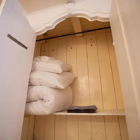 Red Light District On Ground Floor 2* 암스테르담