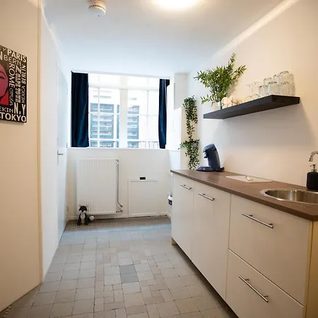 Bed and breakfast Red Light District On Ground Floor 2*