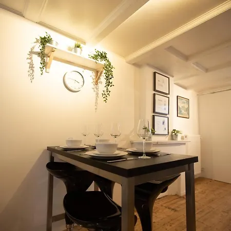 Red Light District On Ground Floor Bed and breakfast 2*